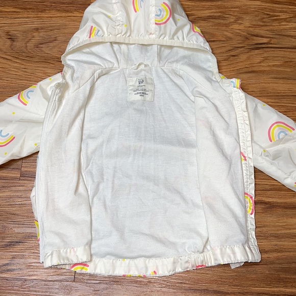 BabyGap white windbreaker with rainbows size 18 to 24 months - Picture 5 of 6